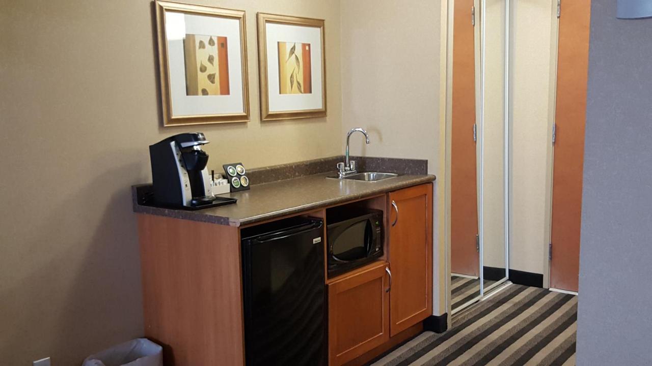 Days Inn & Suites By Wyndham Edmonton Airport Leduc Luaran gambar