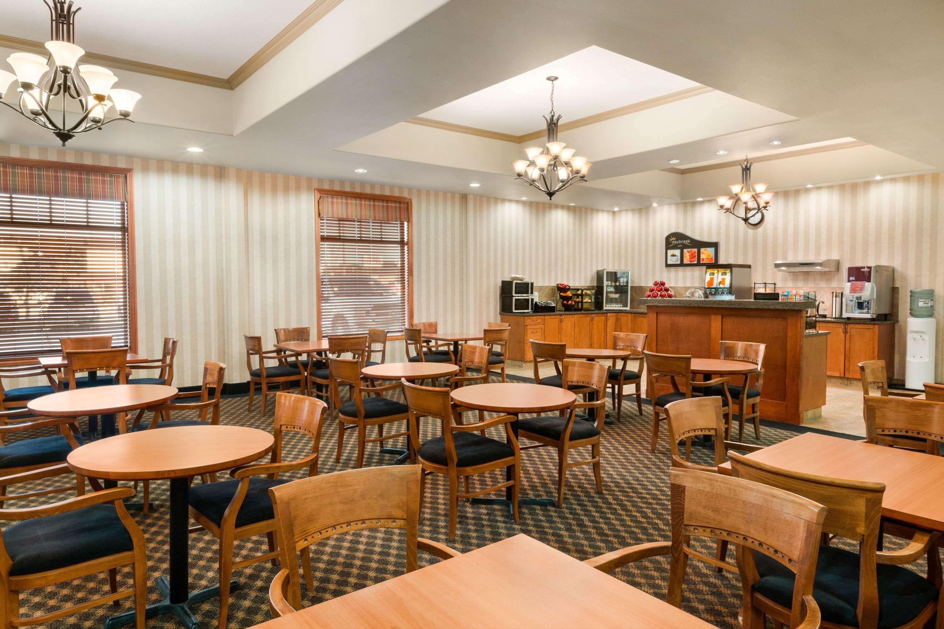 Days Inn & Suites By Wyndham Edmonton Airport Leduc Luaran gambar