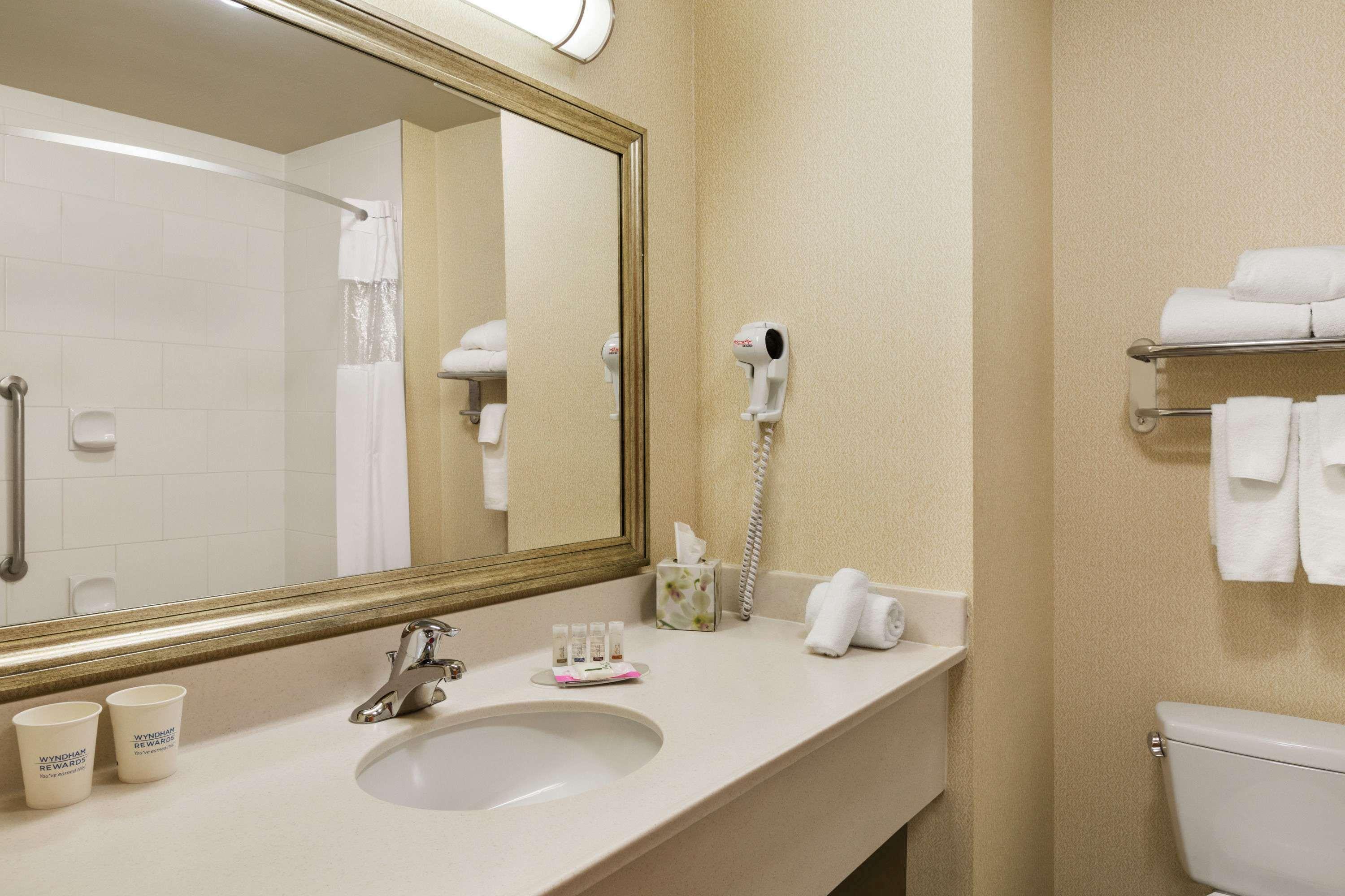 Days Inn & Suites By Wyndham Edmonton Airport Leduc Luaran gambar